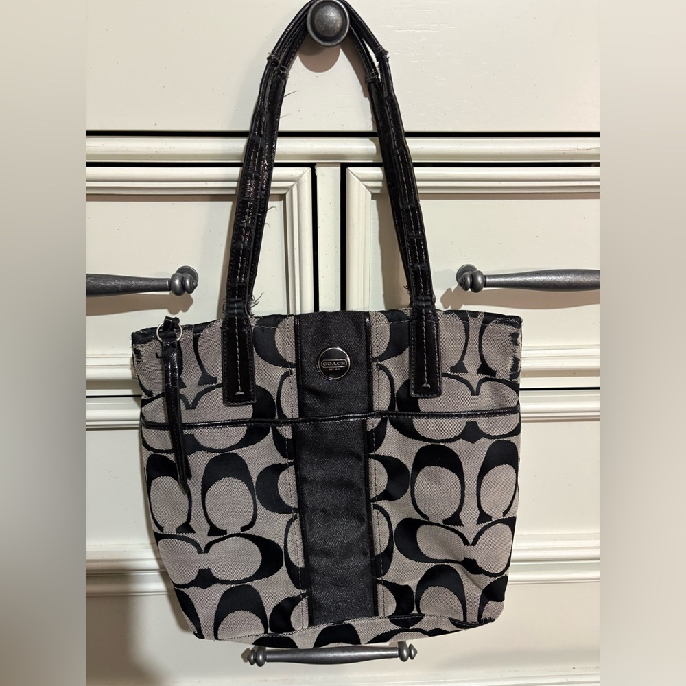 Coach signature hand bag